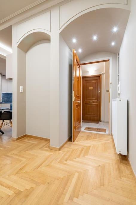 Urban Elegance In Kolonaki Athens