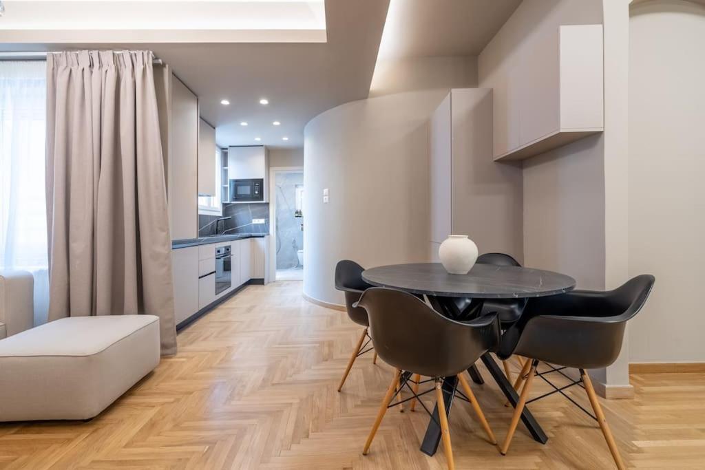 Urban Elegance In Kolonaki Appartement