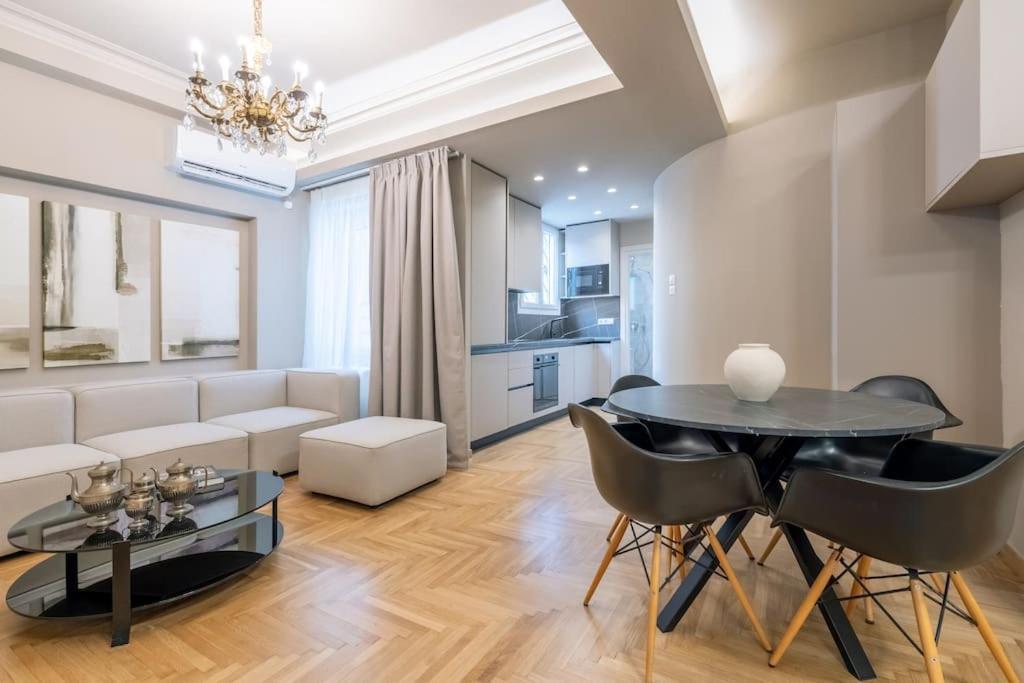 Urban Elegance In Kolonaki Apartment